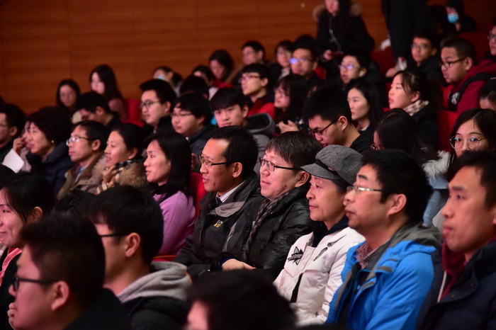 学校及学院领导观看“艺馨杯”文艺汇演