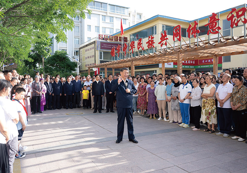 2024年6月19日至20日,中共中央总书记、国家主席、中央军委主席习近平在宁夏考察。这是19日下午,习近平在银川市金凤区长城花园社区考察时,同社区居民亲切交流。 新华社记者 谢环驰/摄 2024年6月19日至20日,中共中央总书记、国家主席、中央军委主席习近平在宁夏考察。这是19日下午,习近平在银川市金凤区长城花园社区考察时,同社区居民亲切交流。 新华社记者 谢环驰/摄