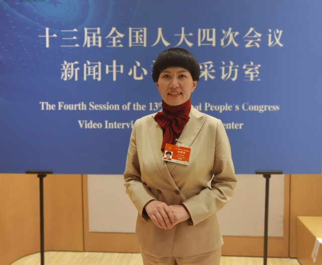 相聚在教育的春天里——走近3位来自教育战线的女代表女委员