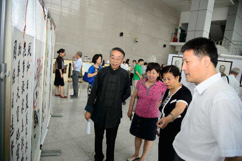 北京邮电大学党委副书记董晞,以及九三学社市委秘书长刘永泰,海淀区委