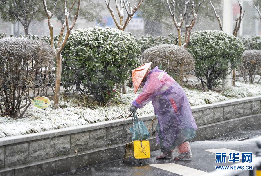 (新华全媒头条·图文互动)(31)风雨无阻向前进——写在全国疫情防控阻击战取得重大战略成果之际 (新华全媒头条·图文互动)(31)风雨无阻向前进——写在全国疫情防控阻击战取得重大战略成果之际